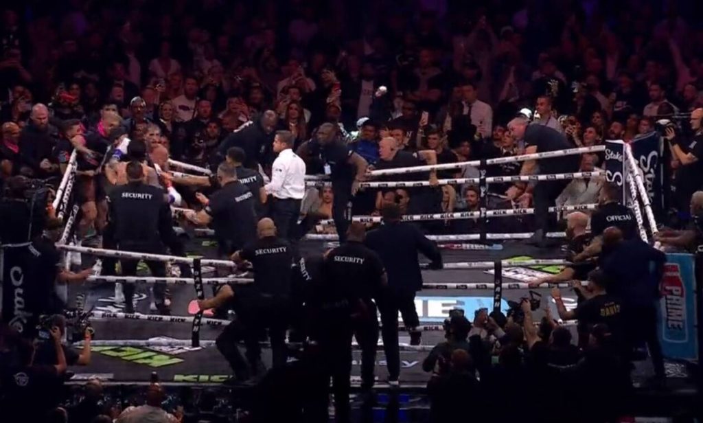 Πυγμαχία: «Χάος» στο ρινγκ με μπουνιές μετά την επικράτηση του Λ.Πολ επί του Ν.Ντάνις (βίντεο)