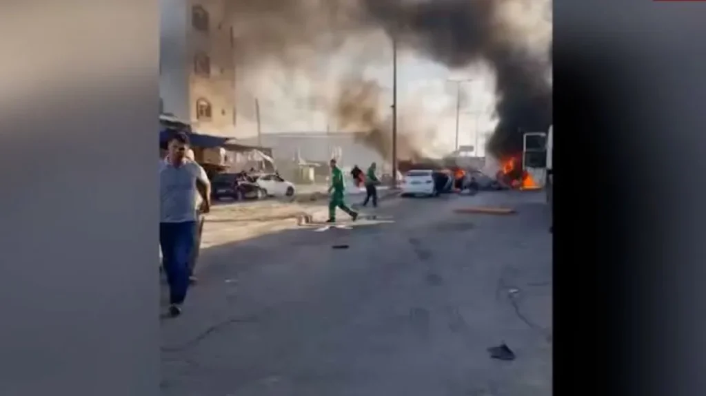 Νέο βίντεο: Η στιγμή που Ισραηλινοί κτυπούν το κονβόι των Παλαιστινίων που εγκατέλειπαν τη βόρεια Γάζα