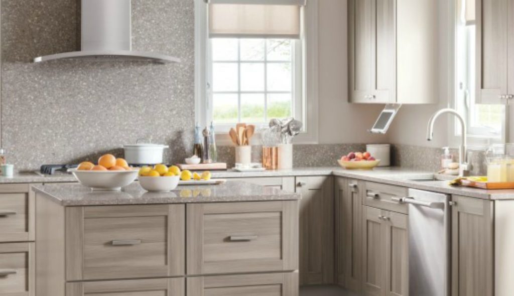 Πέντε τρόποι για να ανανεώσεις την κουζίνα σου και να την κάνεις να φαίνεται πιο ευρύχωρη