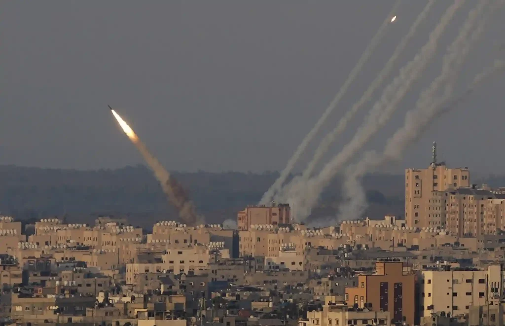 Ρουκέτες της Χαμάς σε Ιερουσαλήμ και Τελ Αβίβ: Εκκενώθηκε το Κοινοβούλιο – H Χεζμπολάχ κτυπά τον ισραηλινό Στρατό