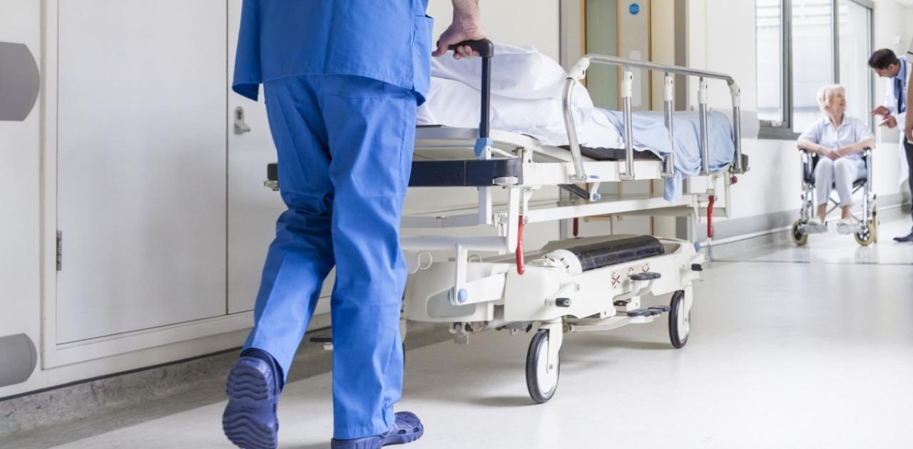 Μυτιλήνη: Προφυλακίστηκαν ο 51χρονος τραυματιοφορέας και ο 48χρονος ιδιοκτήτης του γραφείου τελετών