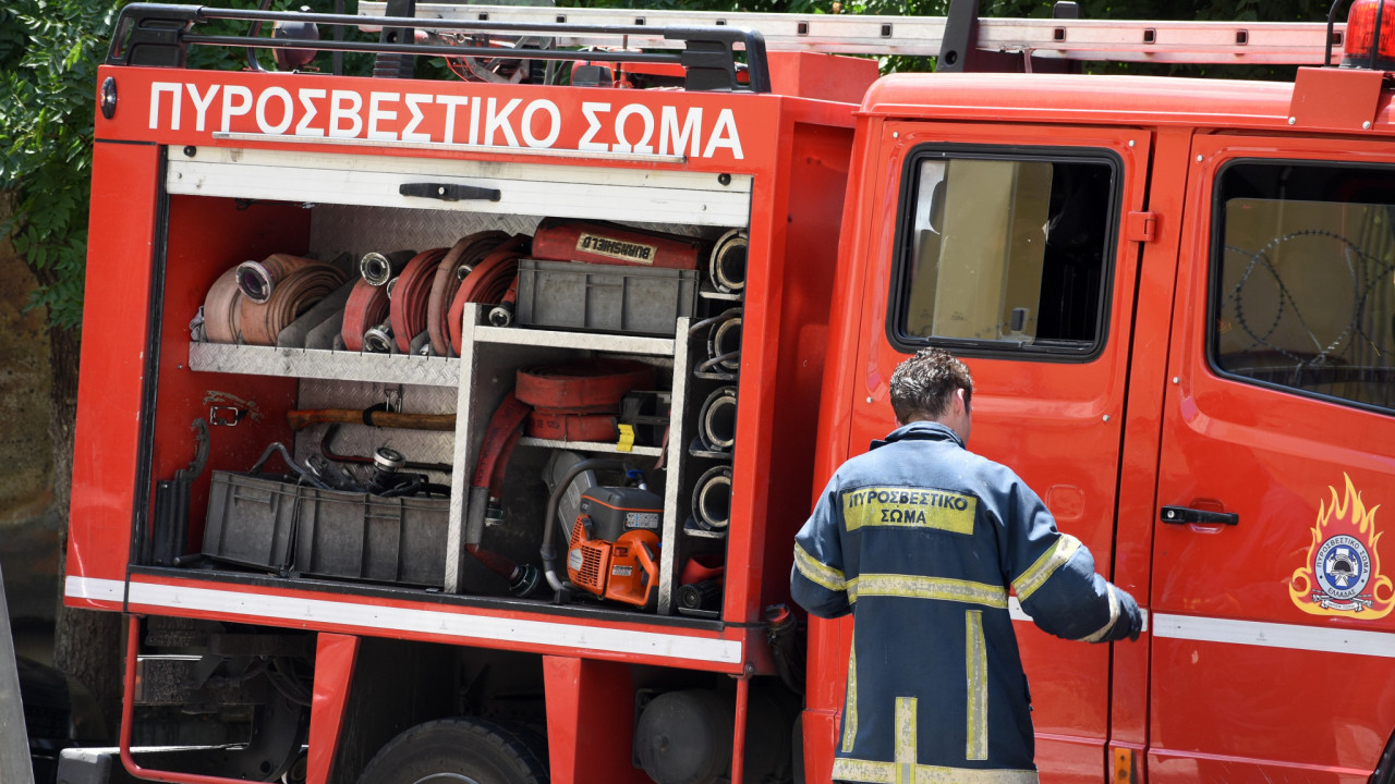 Λαμία: Πυρκαγιά ξέσπασε σε διαμέρισμα πολυκατοικίας