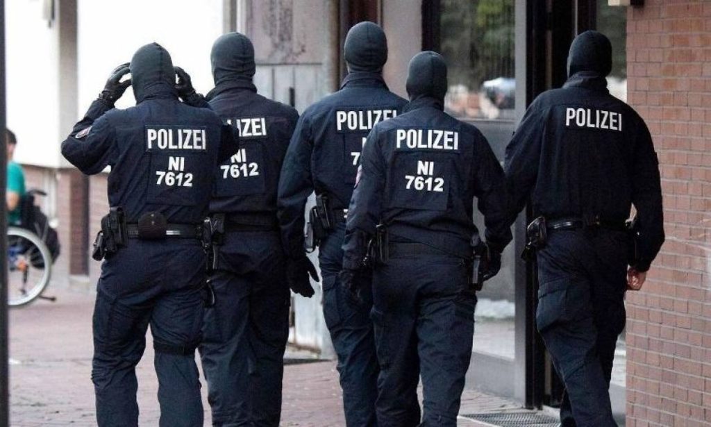 Γερμανία: Επιτέθηκαν με βόμβες μολότοφ σε συναγωγή του Βερολίνου