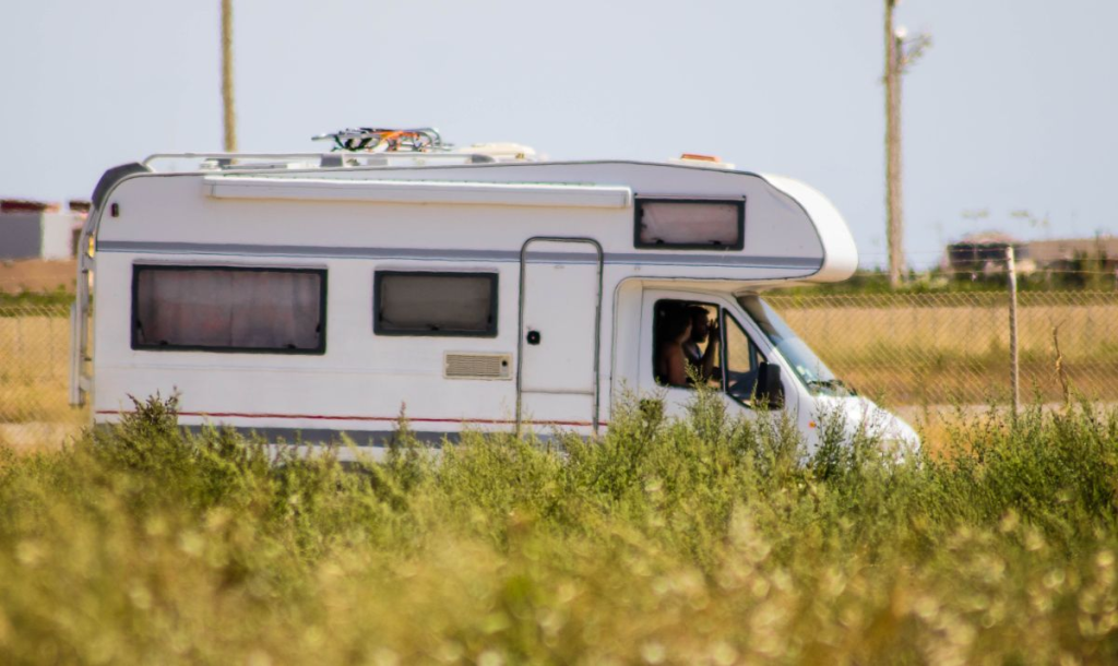 Κόρινθος: 65χρονος αλλοδαπός εντοπίστηκε νεκρός μέσα σε τροχόσπιτο στο λιμάνι