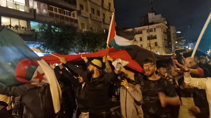 Θεσσαλονίκη: Τεράστια πορεία αλληλεγγύης για τον λαό της Παλαιστίνης – Δείτε φωτογραφίες