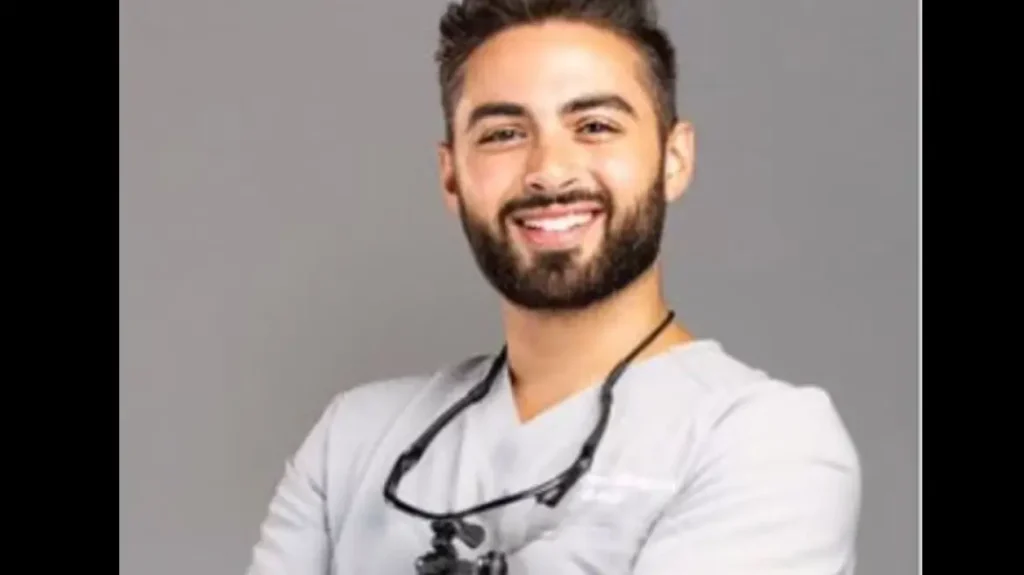 ΗΠΑ: Οδοντίατρος έσκιζε αφίσες που απεικόνιζαν ισραηλινούς ομήρους της Χαμάς και έμεινε άνεργος (βίντεο)