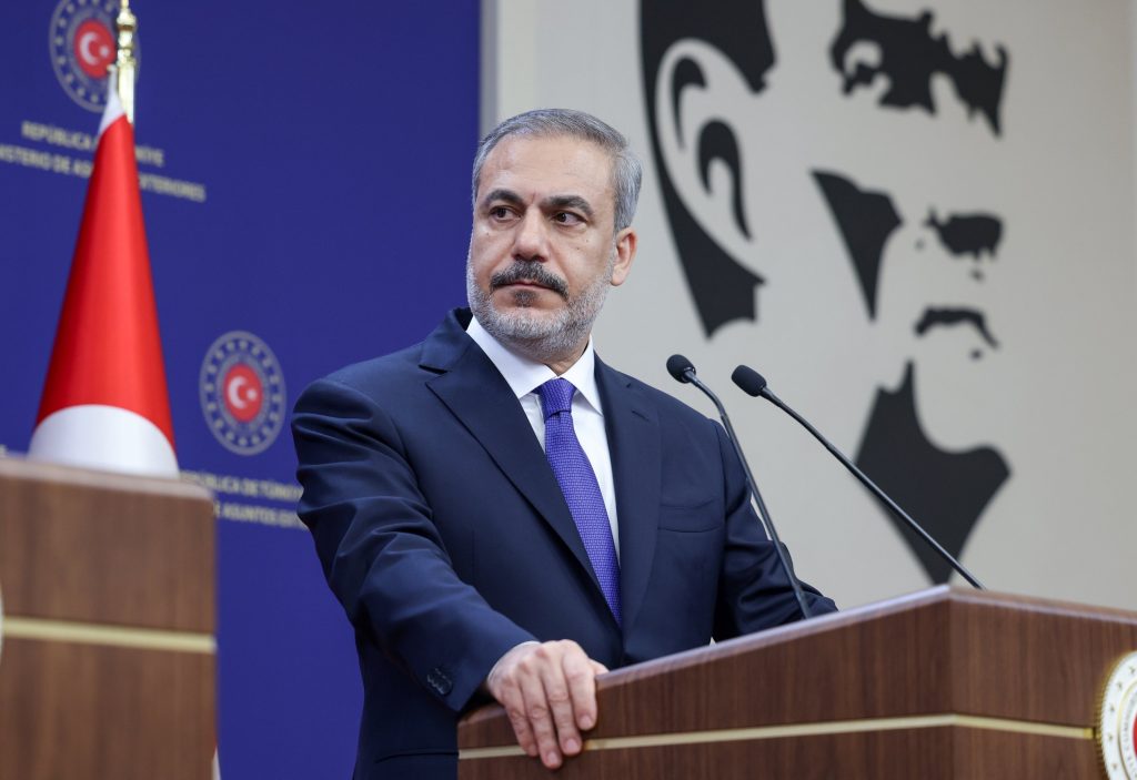 Χ.Φιντάν: «Ο Τ.Μπάιντεν πήγε στο Ισραήλ για να εγκρίνει την καταστροφή στη Γάζα»