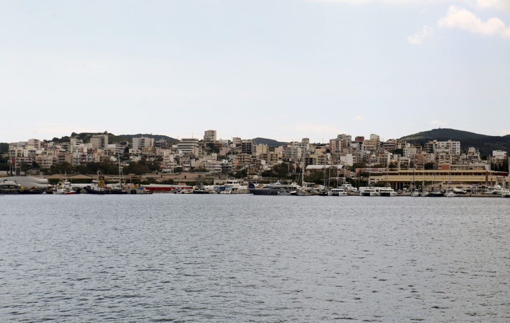 Σορός ηλικιωμένου άνδρα εντοπίστηκε σε θαλάσσια περιοχή στο Λαύριο
