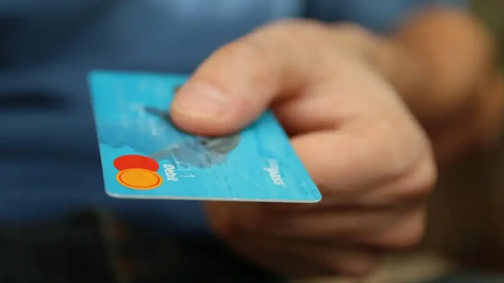 Φλώρινα: Απάτη σε βάρος 29χρονης – Της απέσπασαν 700 ευρώ από προπληρωμένες κάρτες