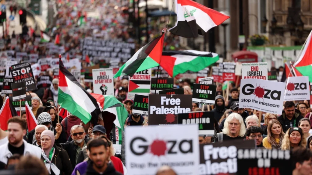 Λονδίνο: Τουλάχιστον 100.000 άνθρωποι συμμετείχαν σε διαδήλωση υπέρ της Παλαιστίνης (βίντεο)