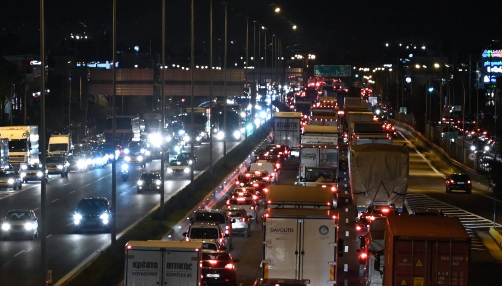 Κυκλοφοριακό «κομφούζιο» στον Κηφισό εξαιτίας καραμπόλας τεσσάρων οχημάτων