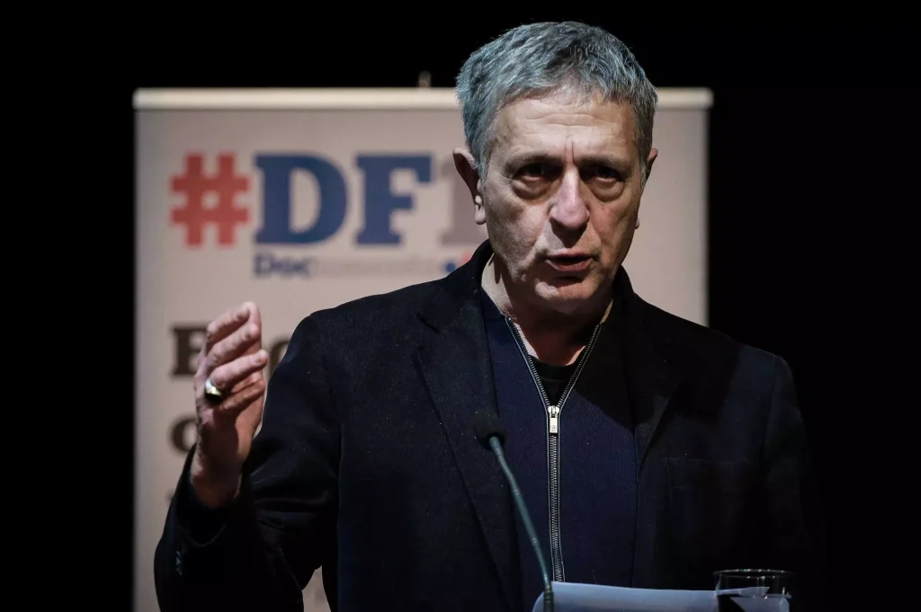 Δεν παραδίδει την έδρα ο Σ.Κούλογλου – «Δεν είμαι σε επαφές με άλλο κόμμα»