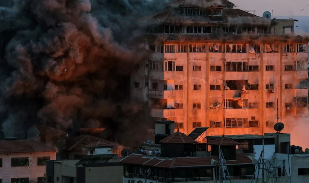 Τουλάχιστον 140 άνθρωποι σκοτώθηκαν από ισραηλινά πλήγματα τη νύχτα σύμφωνα με ανακοίνωση της Χαμάς