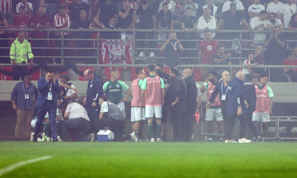 Ολυμπιακός: «Προσπαθούμε να εντοπίσουμε τον άνθρωπο που έριξε την κροτίδα – Δεν θα ανεχθούμε τέτοιες συμπεριφορές»