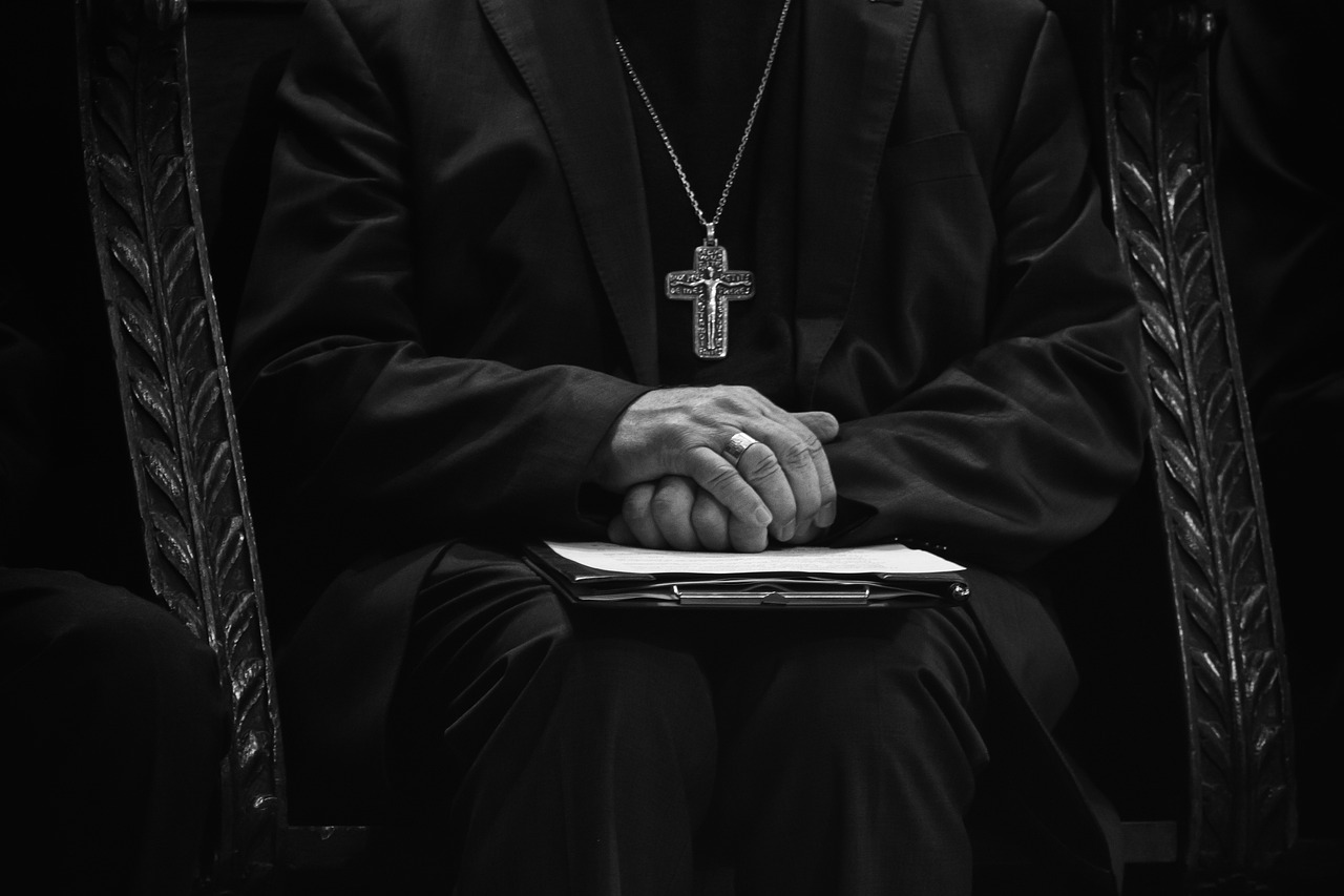 Πολωνία: Ιερέας οργάνωσε όργιο σε ενορία – Παραιτήθηκε ο επίσκοπος