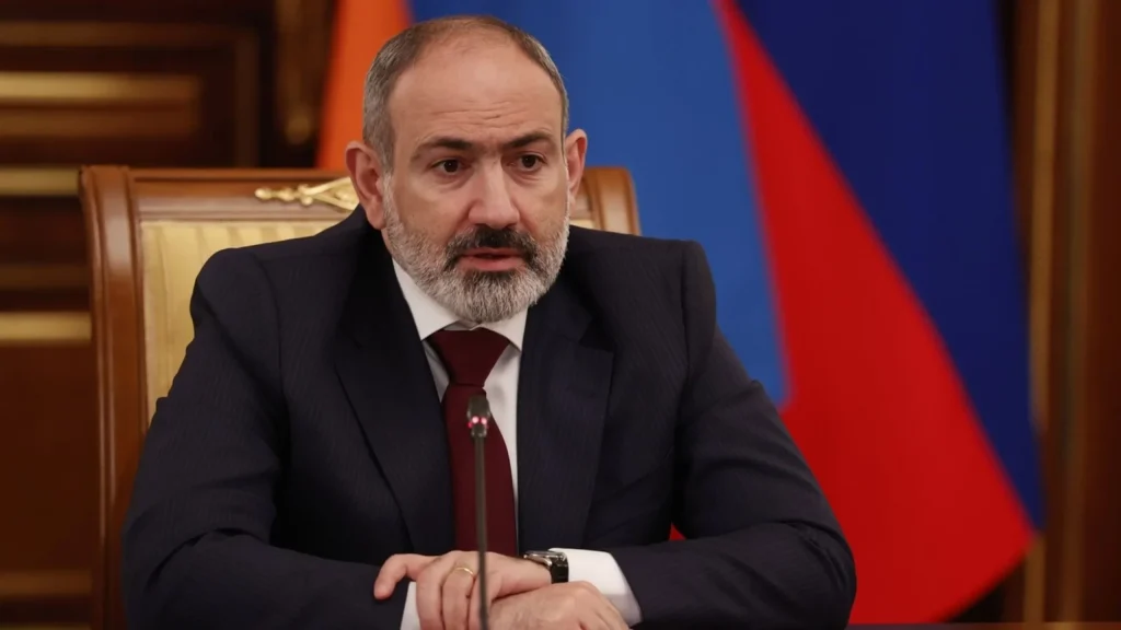 Αρμενία: Ο Ν.Πασινιάν θέλει να διώξει τις ρωσικές βάσεις