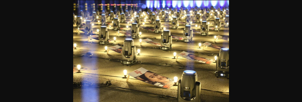 Ισραήλ: 224 στήλες φωτός στην Ιερουσαλήμ – Μία για κάθε αιχμάλωτο της Χαμάς (φωτο)