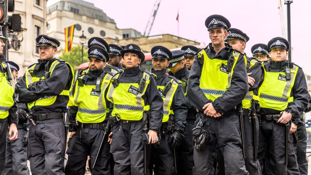 Βρετανία: Στα χέρια της αστυνομίας βουλευτής με τις κατηγορίες βιασμού και κατοχής ουσιών
