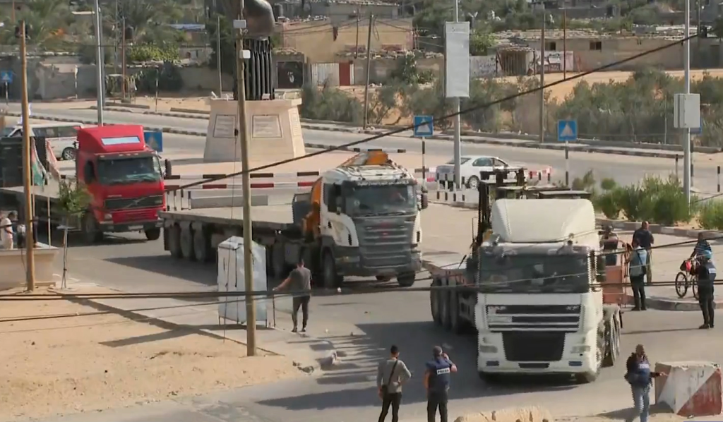 Ράφα: 10 φορτηγά με βοήθεια και μια ιατρική ομάδα μπήκαν σήμερα στη Λωρίδα της Γάζας