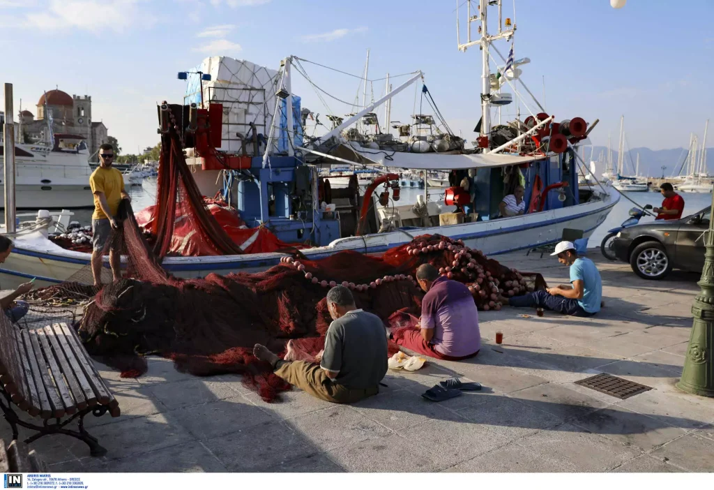 Κρήτη: Εσπευσμένα στο νοσοκομείο 37χρονος αλιεργάτης – Τραυματίστηκε και υπέστη αλλεργική αντίδραση
