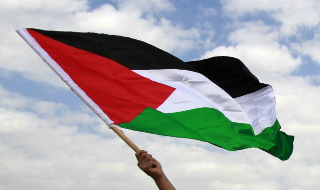 Σημάδια «χαλαρότητας» στην πολεμική προσπάθεια του Ισραήλ: Σε τηλεοπτικό κανάλι εμφανίστηκε η σημαία της Παλαιστίνης! (βίντεο)