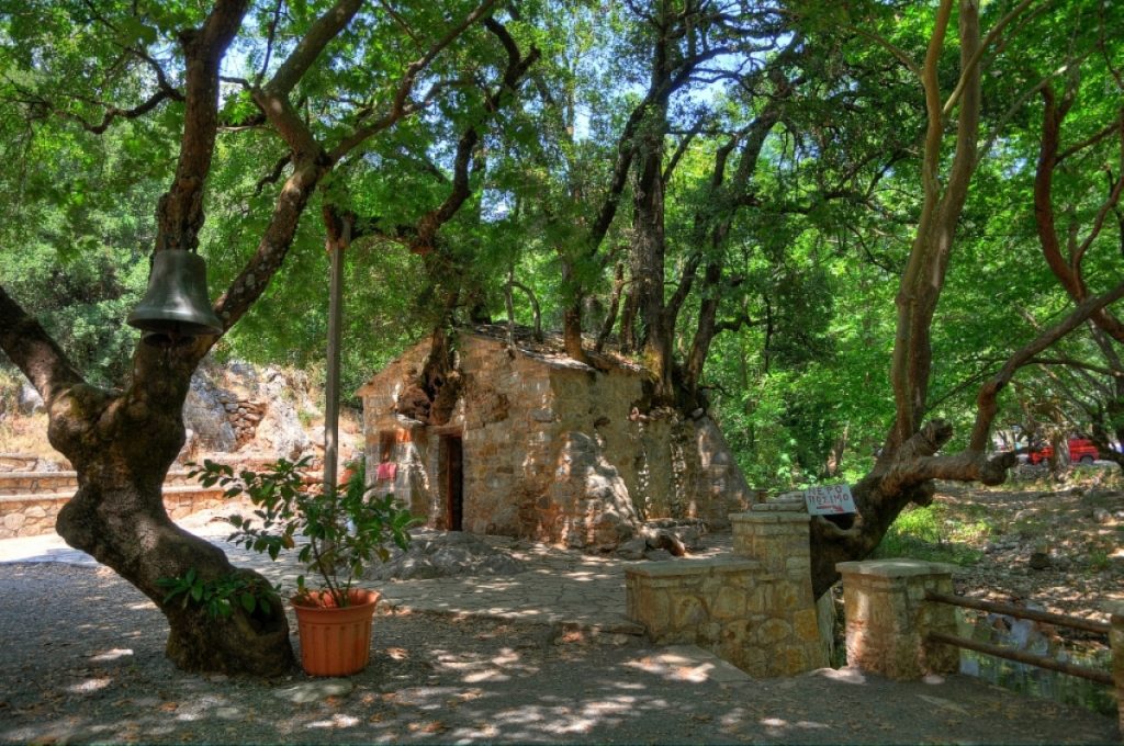 Αρκαδία: Ποιο είναι το όμορφο εκκλησάκι που κατάφερε να μπει στο βιβλίο Γκίνες (βίντεο)