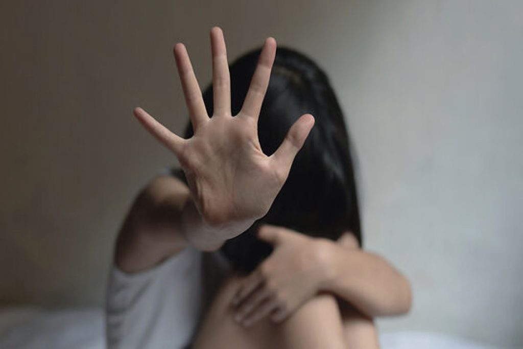 Λάρισα: Χειροπέδες σε 40χρονη μητέρα που χαστούκισε τη 13χρονη κόρη της
