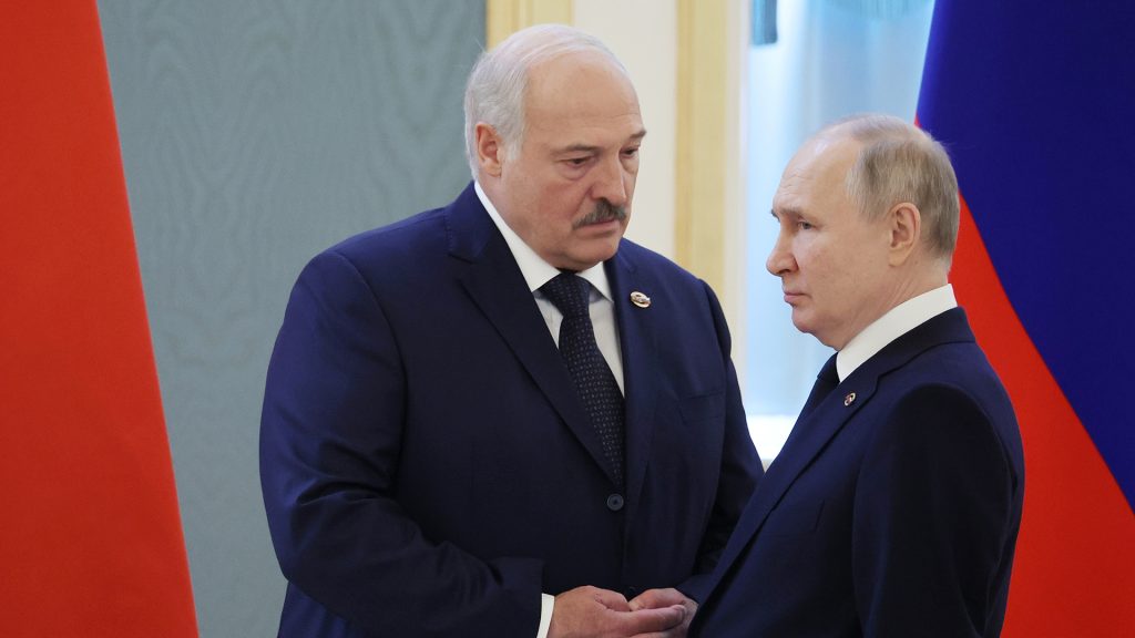 Α.Λουκασένκο: «Β.Πούτιν και Β.Ζελένσκι να καθίσουν στο τραπέζι και να διαπραγματευτούν το τέλος του πολέμου»
