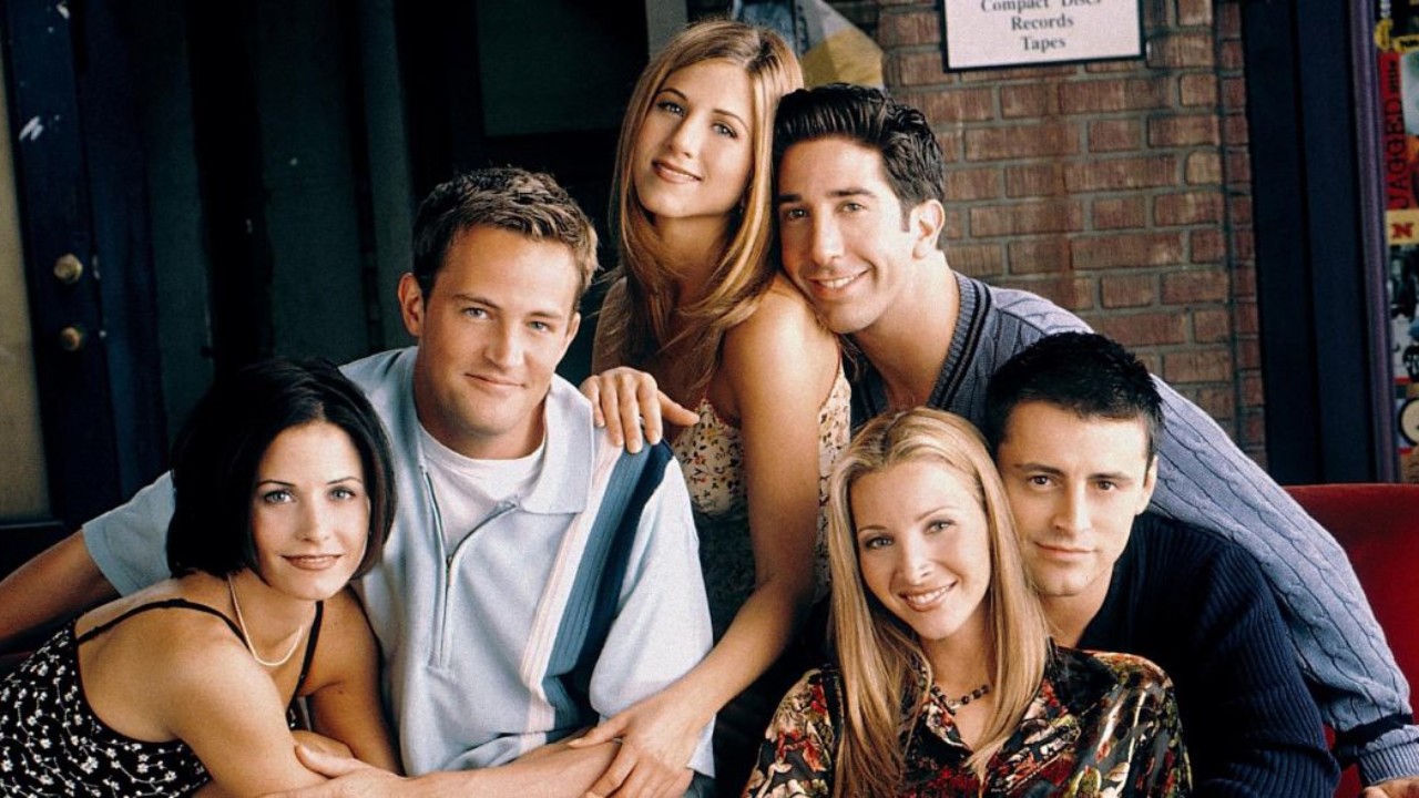 «Φιλαράκια»: Οι 4+1 καλύτερες στιγμές του Μάθιου Πέρι ως «Τσάντλερ Μπινγκ» (βίντεο)