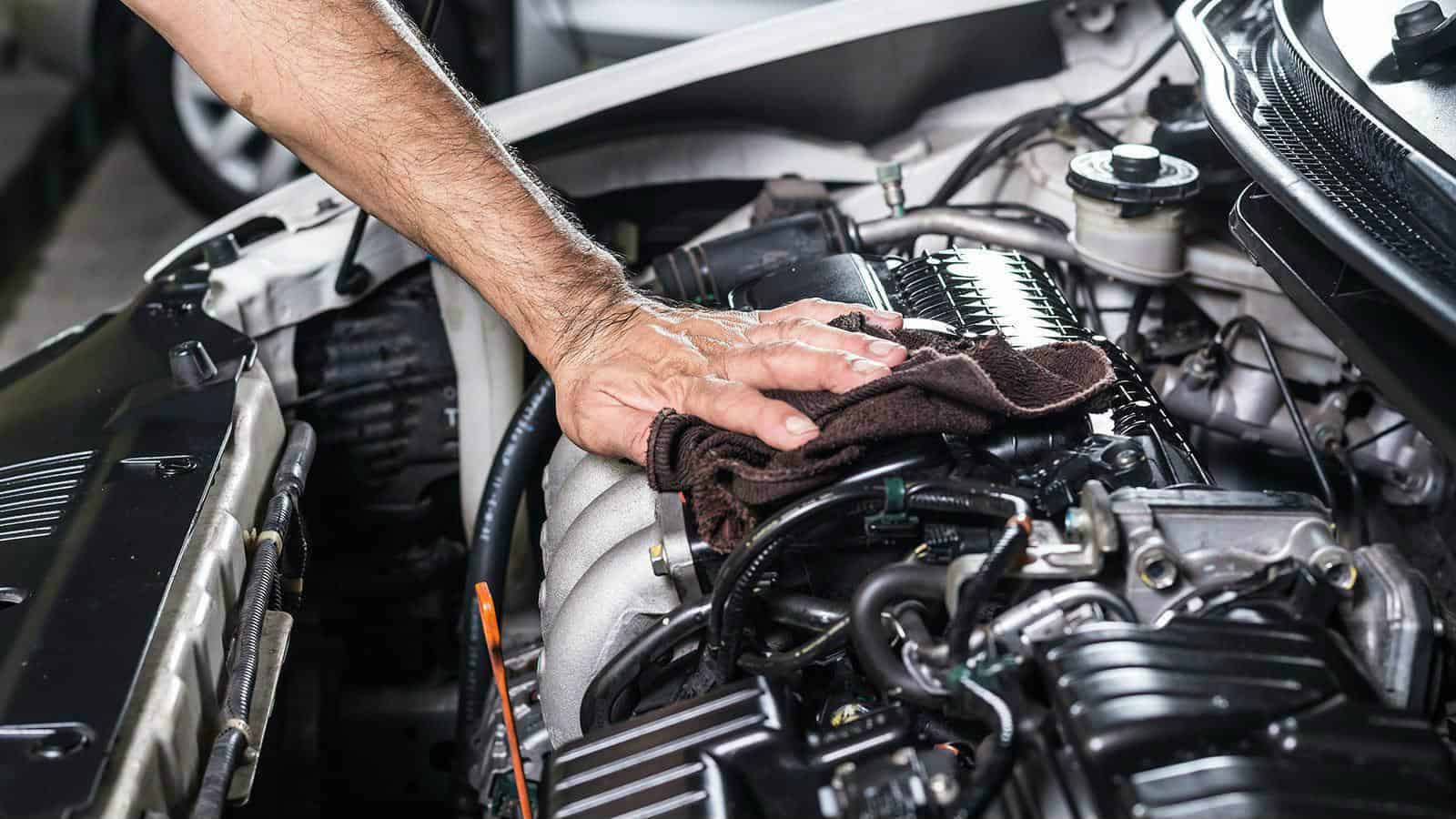 Πως μπορείς να ελέγξεις σωστά τα λάδια του οχήματος σου – Τι πρέπει να αποφύγεις για να μην «κάψεις» τον κινητήρα