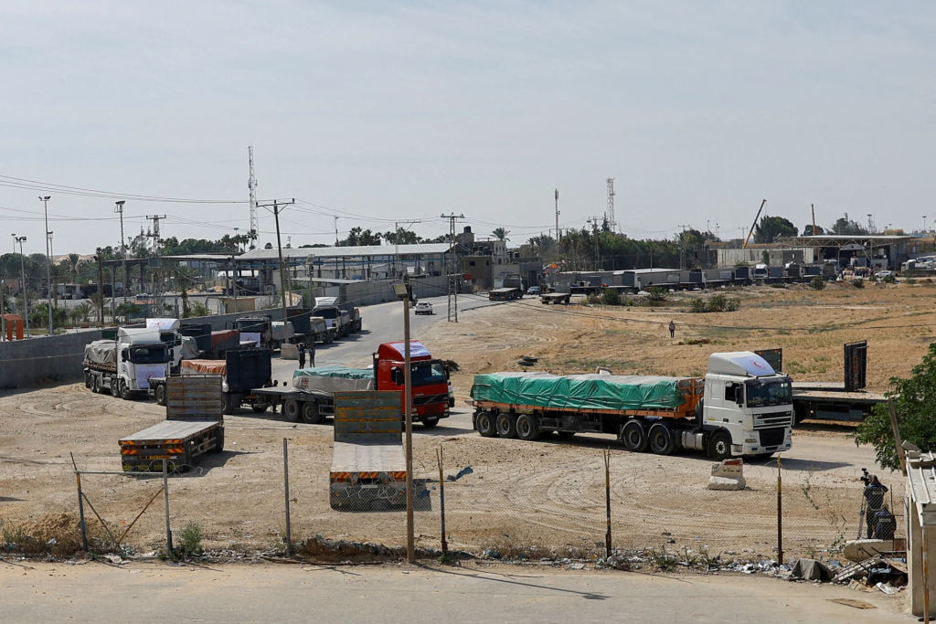 Ερυθρά Ημισέληνος: 26 φορτηγά με ανθρωπιστική βοήθεια εισήλθαν στη Γάζα μέσω του συνοριακού περάσματος της Ράφα