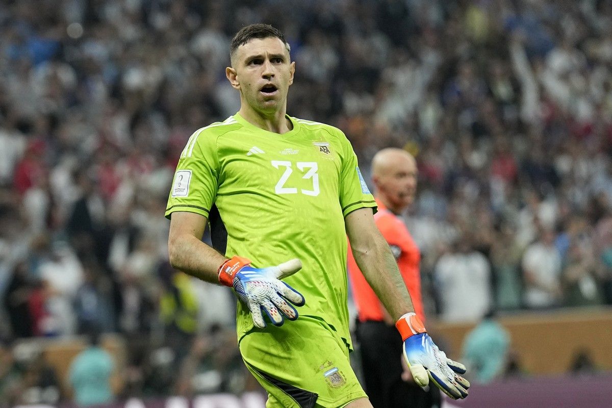 «Χρυσή Μπάλα»: Ο Εμιλιάνο Μαρτίνες πήρε το βραβείο του καλύτερου τερματοφύλακα