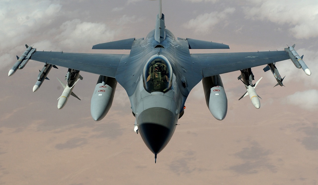 Ολλανδία: «Τις προσεχείς δύο εβδομάδες φθάνουν στη Ρουμανία τα πρώτα F-16 που προορίζονται για την Ουκρανία»