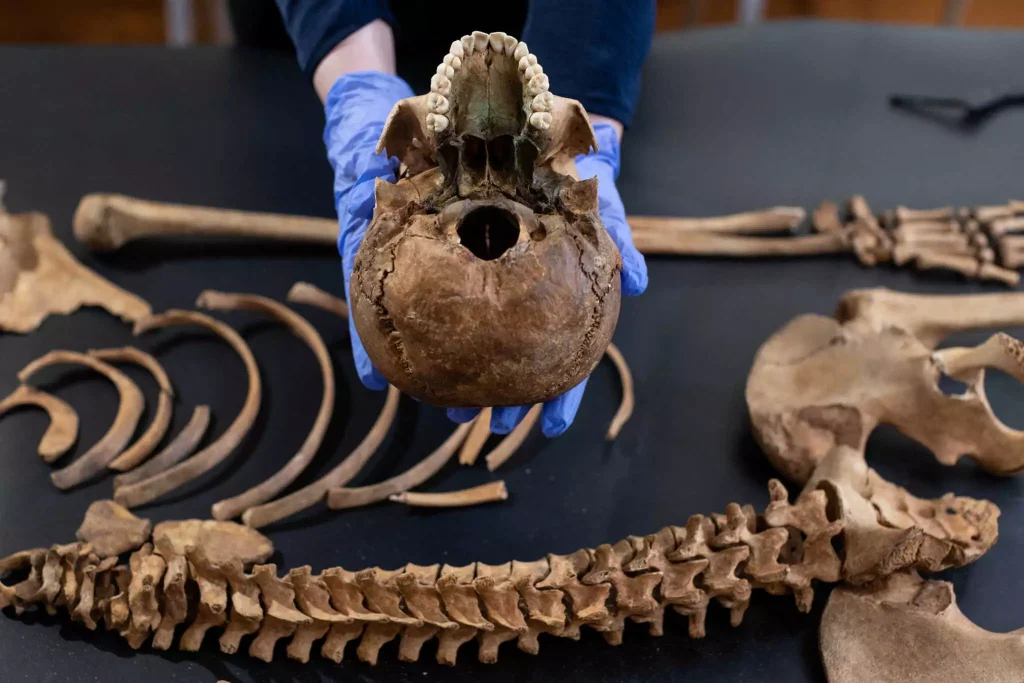 Πολωνία: Αρχαιολόγοι ανακάλυψαν τα οστά «βαμπίρ» του 17ου αιώνα (φωτο)