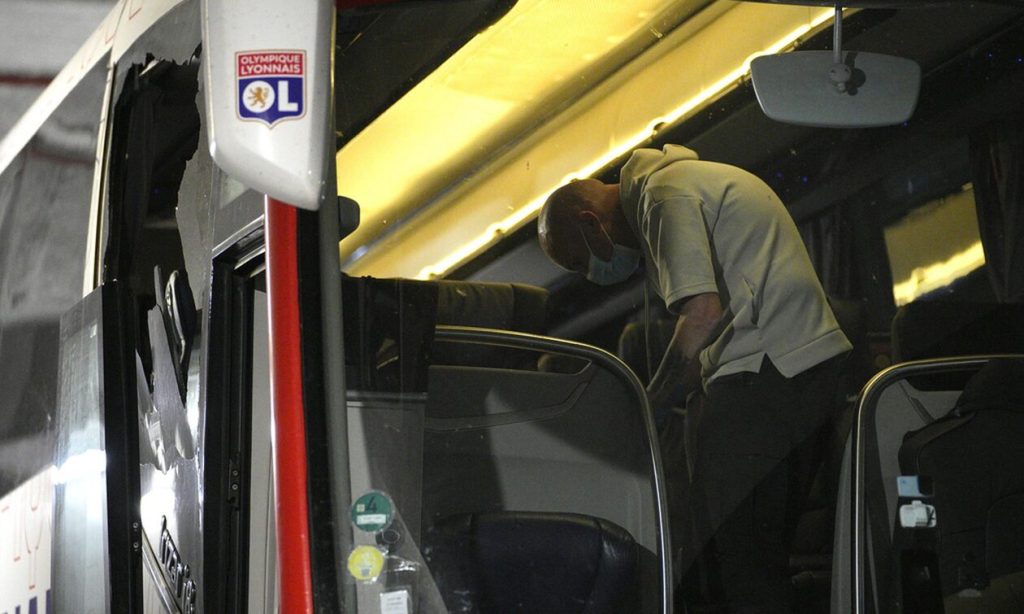 Γαλλία: Σοκαριστικές μαρτυρίες για την επίθεση στο πούλμαν της Λιόν – «Ήρθαν για πόλεμο»