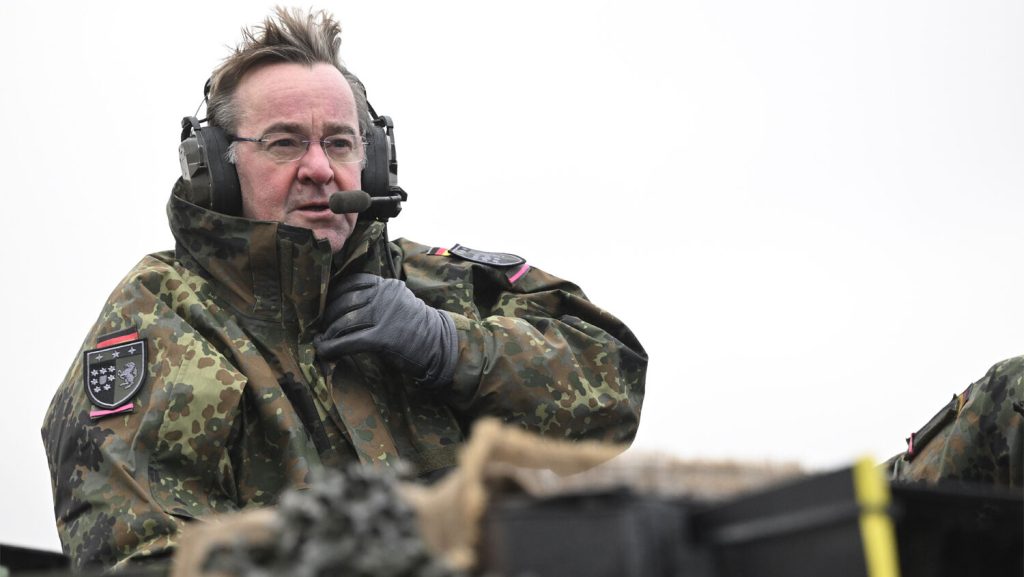 Γερμανός υπουργός Άμυνας: «Ο στρατός και η κοινωνία πρέπει να είναι ικανοί για πόλεμο»