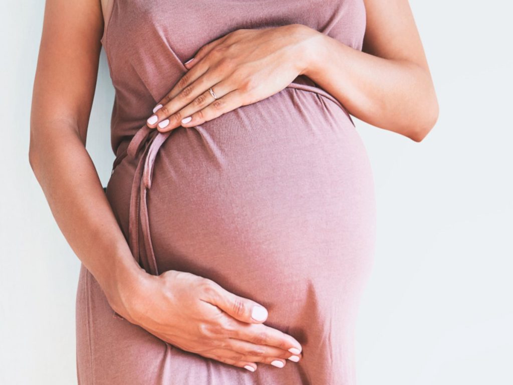 Βουλιαγμένη: Άγριο ξυλοδαρμό από τον επιχειρηματία σύντροφό της καταγγέλλει 27χρονη έγκυος στον ένατο μήνα