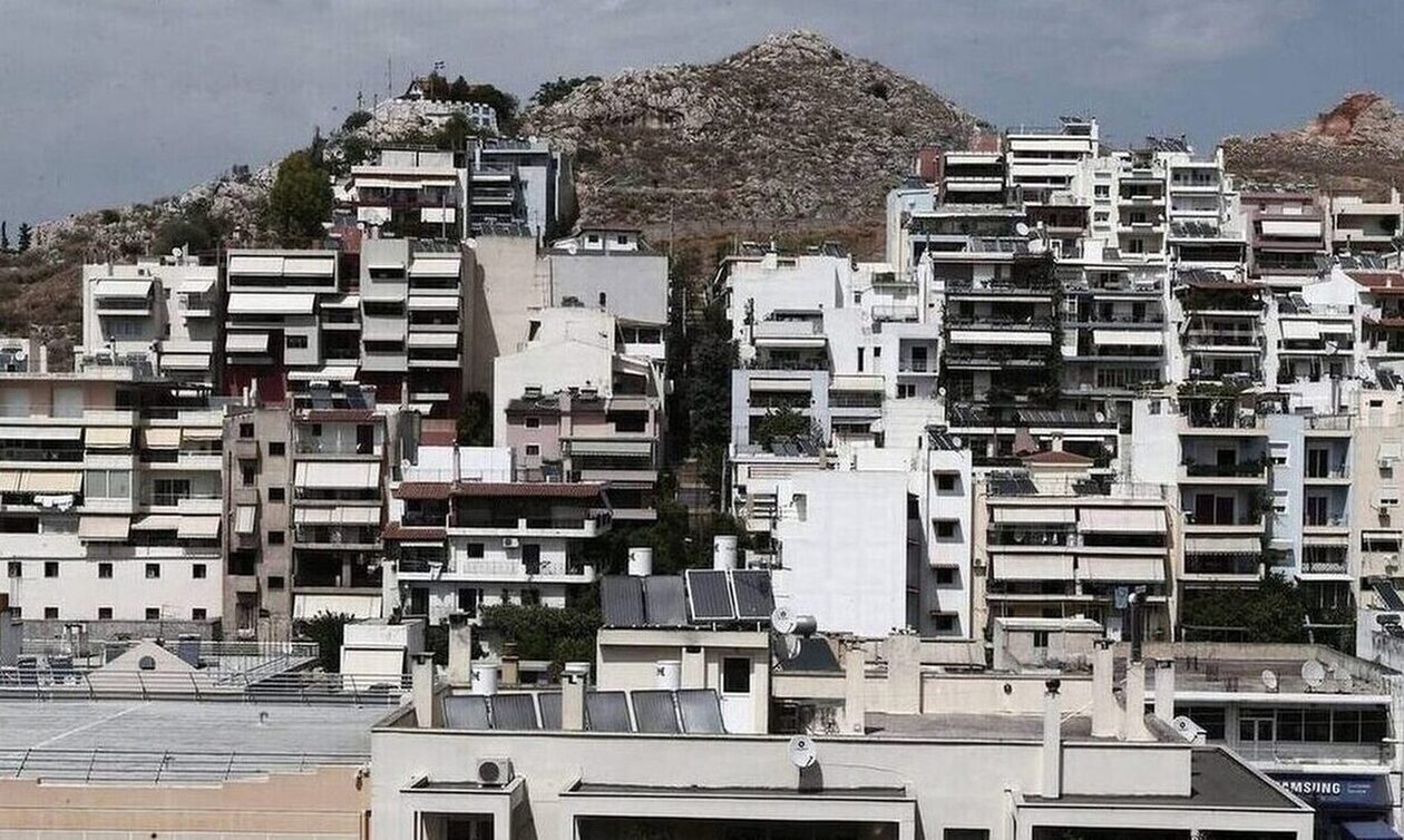 Κτηματαγορά: «Τέλος» τα μετρητά στο… χέρι στις μεταβιβάσεις ακινήτων – Πότε καταβάλλεται έξτρα φόρος 33%