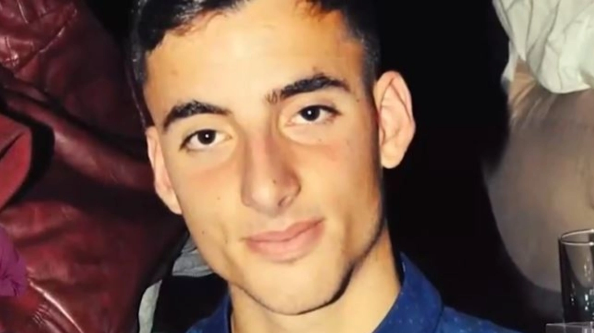 Θρήνος για 22χρονο που πέθανε ξαφνικά από απανωτές ανακοπές: Ποια είναι η σπάνια νόσος «Νάξος»