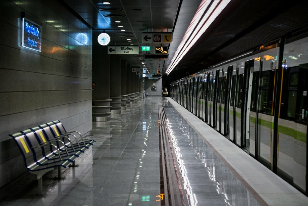 Μετρό: Έκλεισαν οι σταθμοί σε Πετράλωνα, Θησείο, Μοναστηράκι