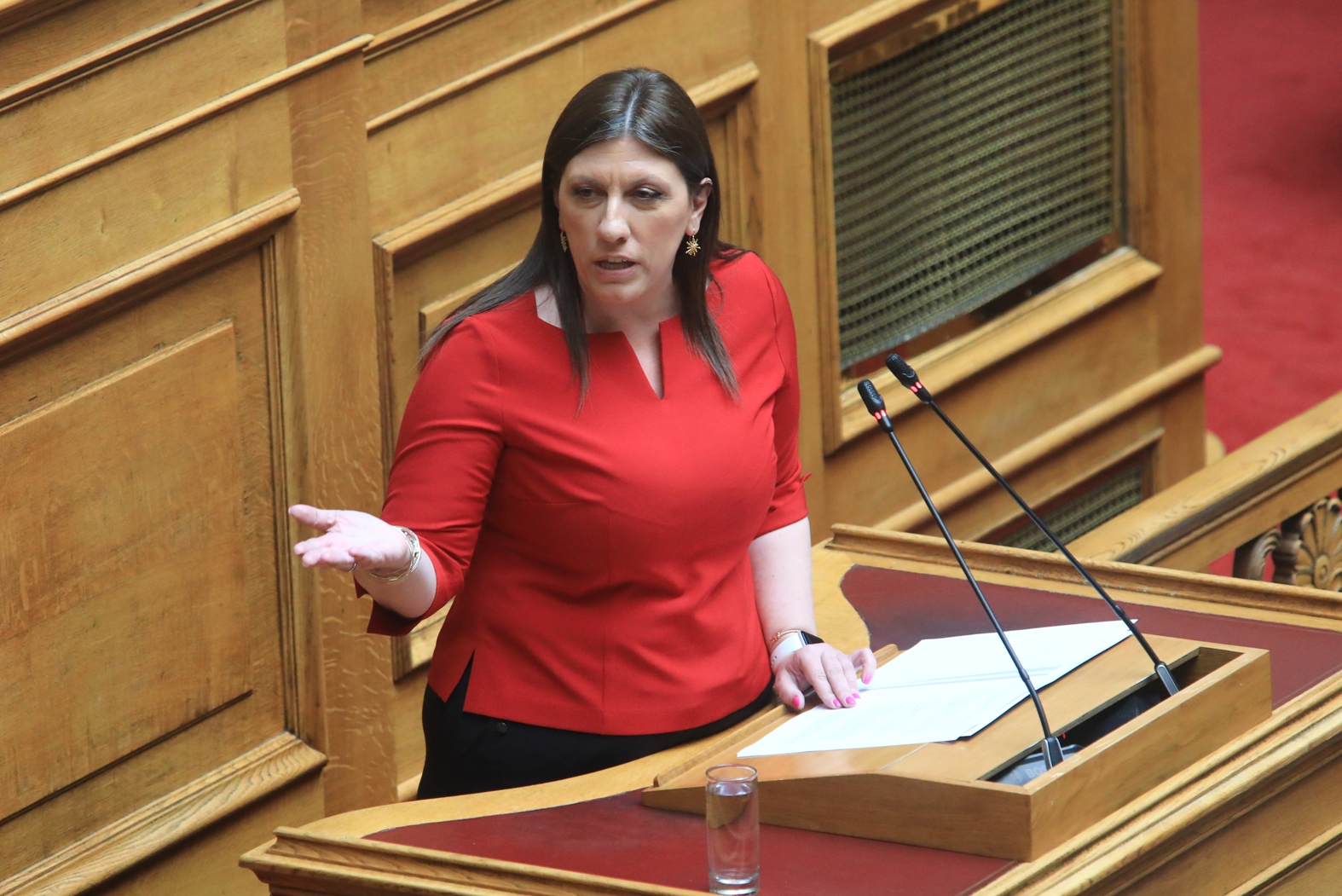 Εκνευρισμός του Θ.Μπούρα με την Ζ.Κωνσταντοπούλου: «Μας σπάσατε τα νεύρα»