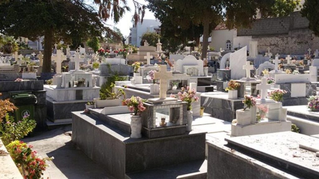 Άγριος καβγάς μεταξύ αδερφών σε νεκροταφείο της Κρήτης – Κατέληξαν στα κρατητήρια