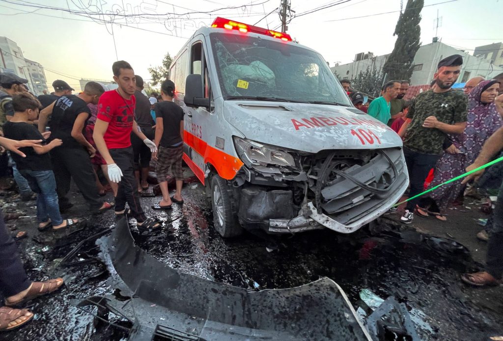 Επικεφαλής ΠΟΥ: «Σοκαρισμένος από το ισραηλινό χτύπημα σε ασθενοφόρο στη Γάζα»