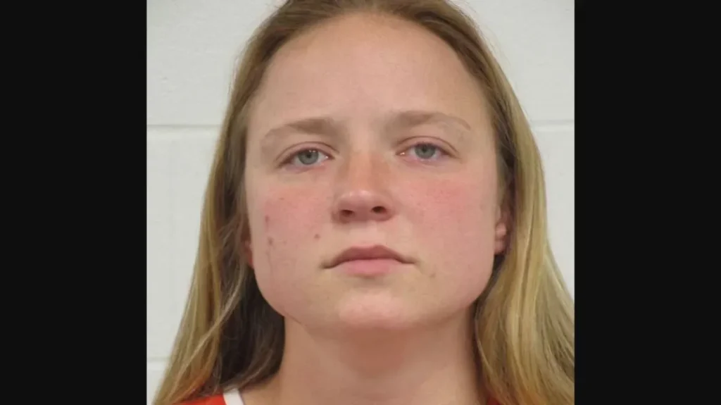 ΗΠΑ: 24χρονη δασκάλα κατηγορείται για σεξουαλική κακοποίηση 14χρονου – Έστελνε και γυμνές φωτογραφίες σε παιδιά