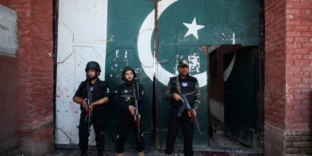 Ισλαμιστές επιτέθηκαν σε αεροπορική βάση του Πακιστάν – 9 νεκροί και 3 κατεστραμμένα αεροσκάφη (βίντεο)