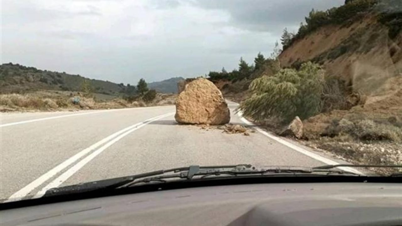 Προβλήματα από την κακοκαιρία και στο Αίγιο – Eκκενώνεται προληπτικά οικισμός λόγω κατολισθήσεων