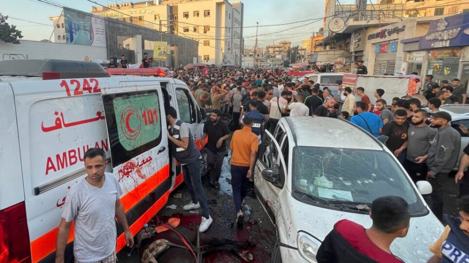 Γάζα: Τουλάχιστον 15 άνθρωποι σκοτώθηκαν και 60 τραυματίστηκαν από την ισραηλινή επίθεση σε ασθενοφόρα σε νοσοκομείο