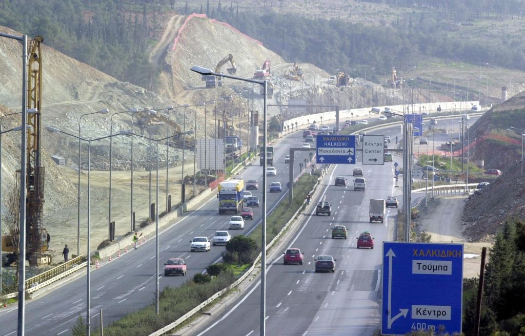 Kαραμπόλα 10 οχημάτων στον Περιφερειακό της Θεσσαλονίκης – Ένας τραυματίας