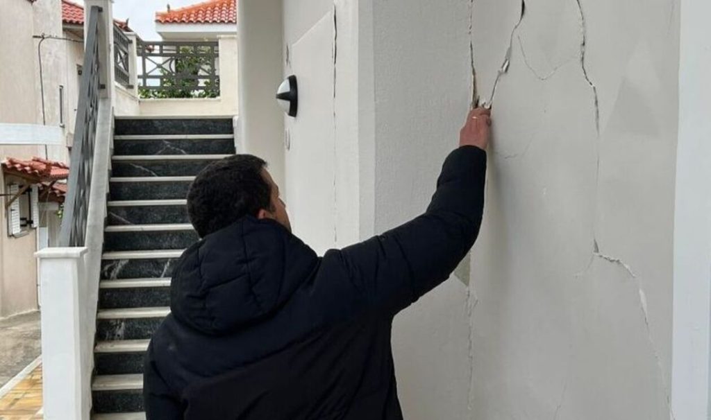 Εύβοια: Ξεκινούν σήμερα οι έλεγχοι σε σχολεία, σπίτια και επιχειρήσεις μετά τον μεγάλο σεισμό
