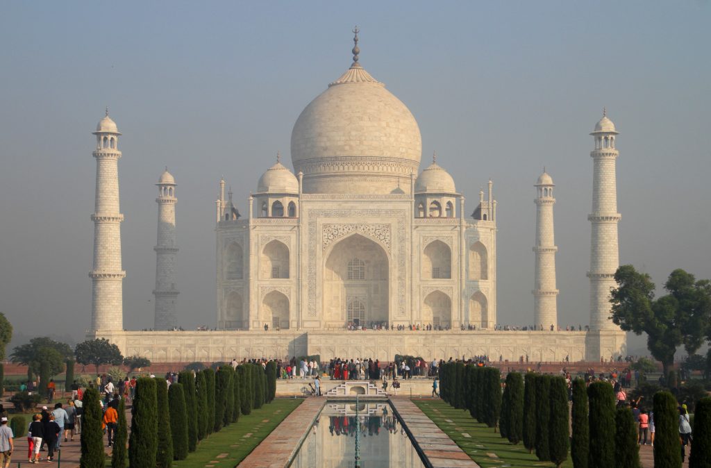 Ινδία: To Ταζ Μαχάλ καλύφθηκε από πυκνό νέφος λόγω ατμοσφαιρικής ρύπανσης (βίντεο)
